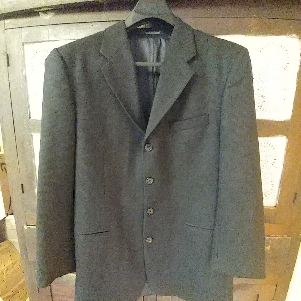 Mens 41 T/L Phillip Barnett Dress Suit